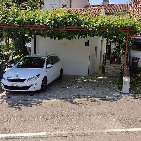 Apartments In Porec/Istrien 33353 Exterior foto